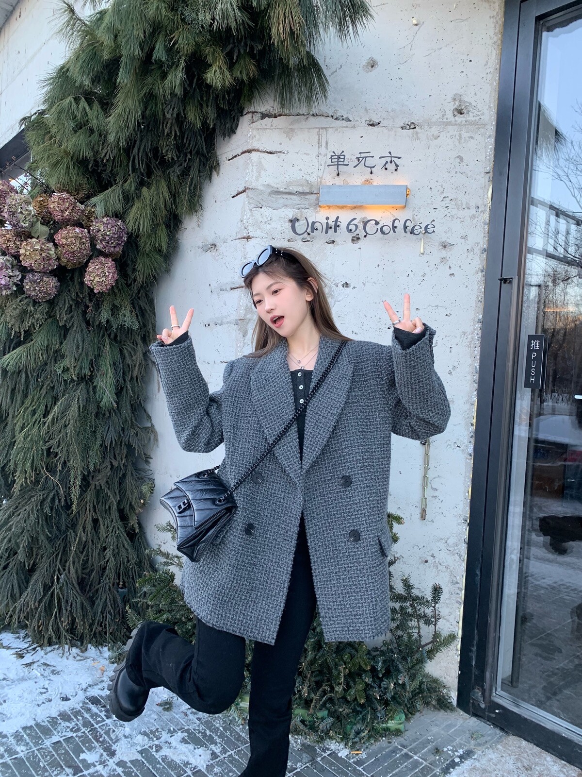 廓形灰色西装百搭设计款