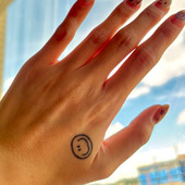 YCTF无水笑脸草本纹身贴2周纹身权志龙同款 纹身贴吧搓不掉不反光