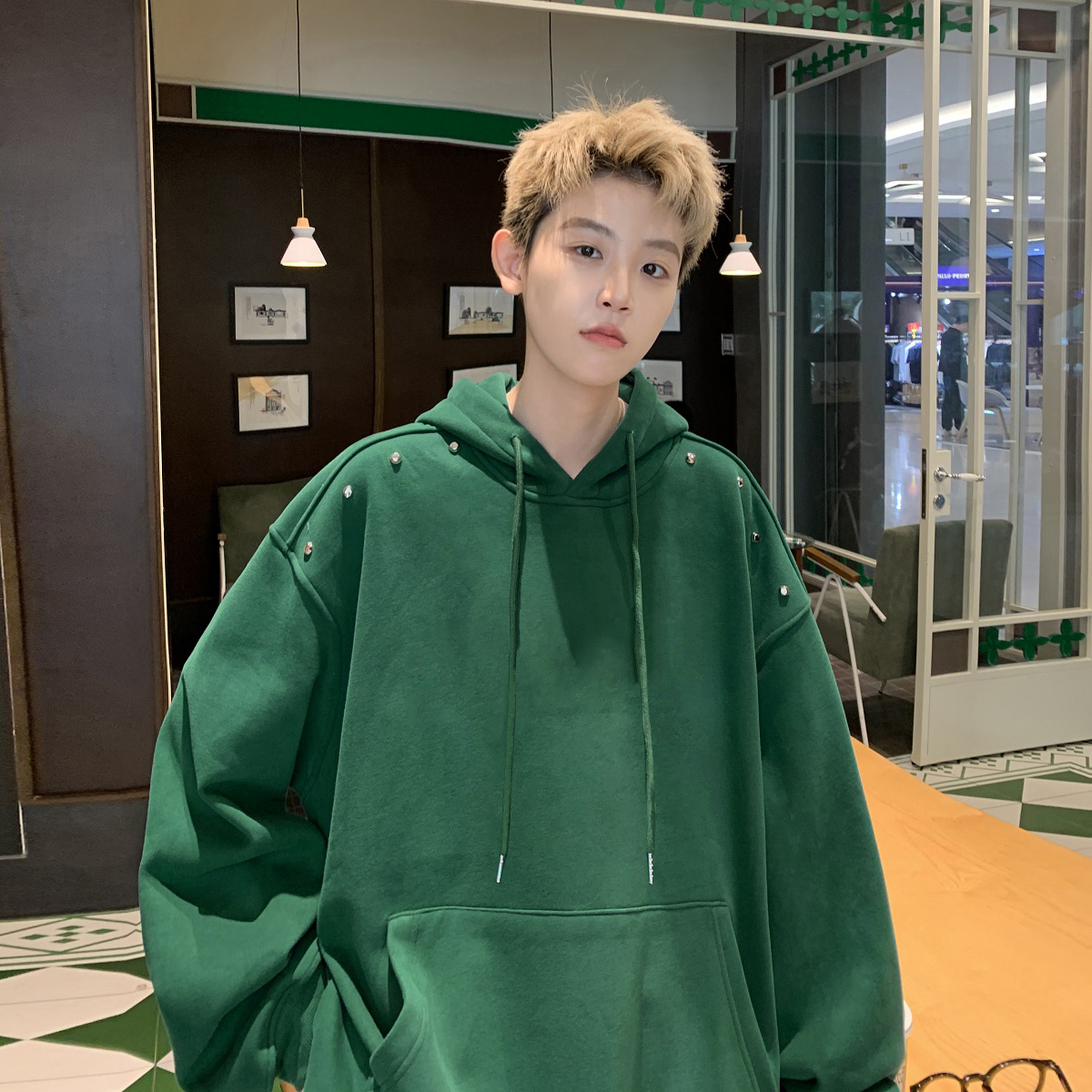 【满两件包邮】2025秋季新款青少年港风加绒铆钉卫衣连帽打底衫潮