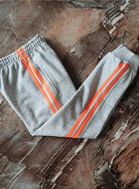浅灰色两橙色杠螺纹束口中腰直筒裤运动校服裤卫裤中小学生保暖