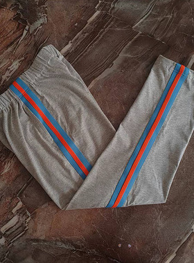 浅灰色宽湖蓝色条加橙色条宽松运动校服裤中小学生秋冬加绒加厚