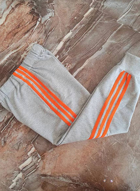 浅灰中灰三道橙色条螺纹束脚中小学生运动休闲加绒加厚校服裤子春