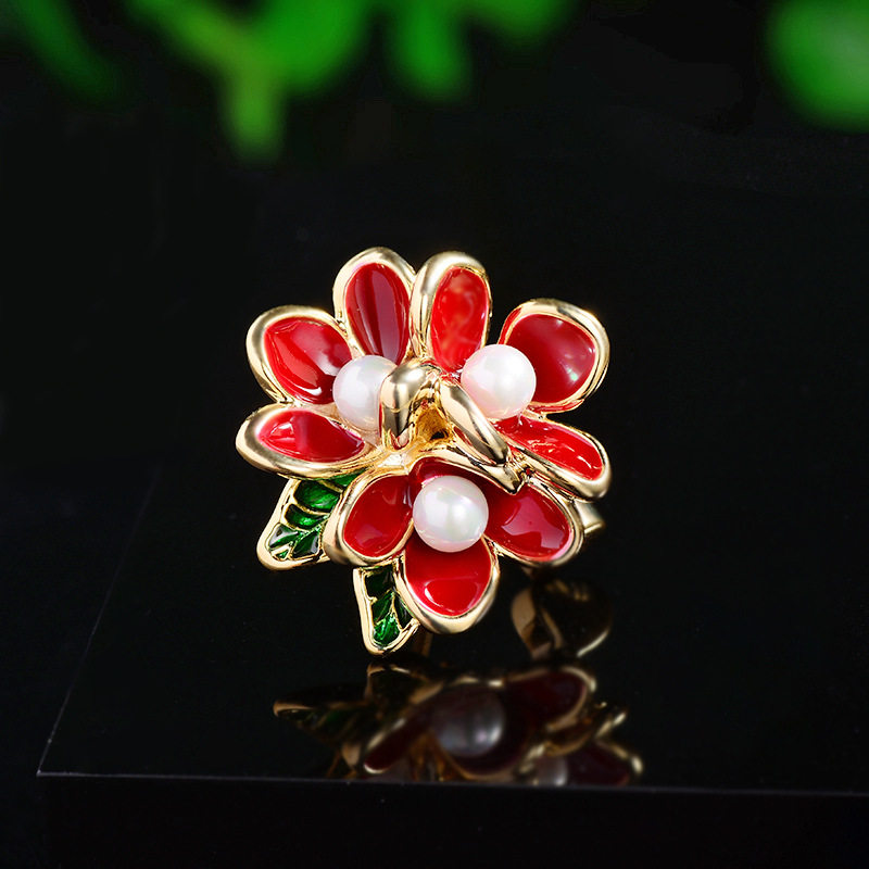 新款韩版时尚优雅珍珠花朵胸针甜美小香风珐琅胸花防走光别针配饰,饰品/流行首饰/时尚饰品新,胸针,淘宝优惠券,粉丝福利购,淘宝优惠卷