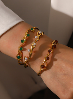 ins法式复古质感系列绿红色天然石/仿珍珠点缀开口不掉色钛钢手镯