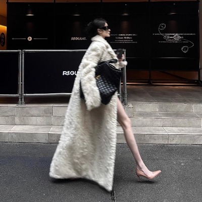 太美了~FANSS新品时髦皮草大衣。