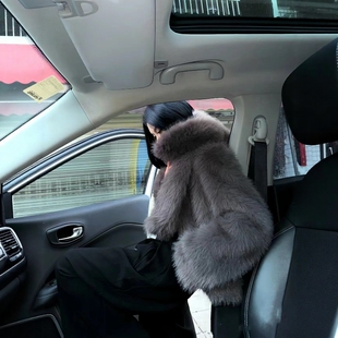 高级感环保皮草外套女2025新款海宁时尚年轻款加厚短款小个子棉服