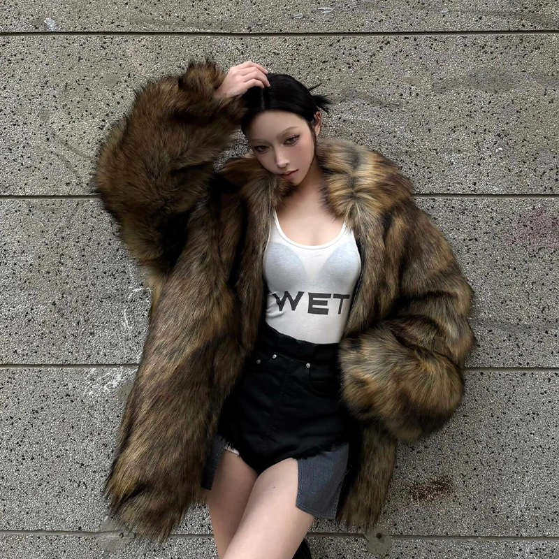 简欧风~FANSS新品时髦连帽皮草。