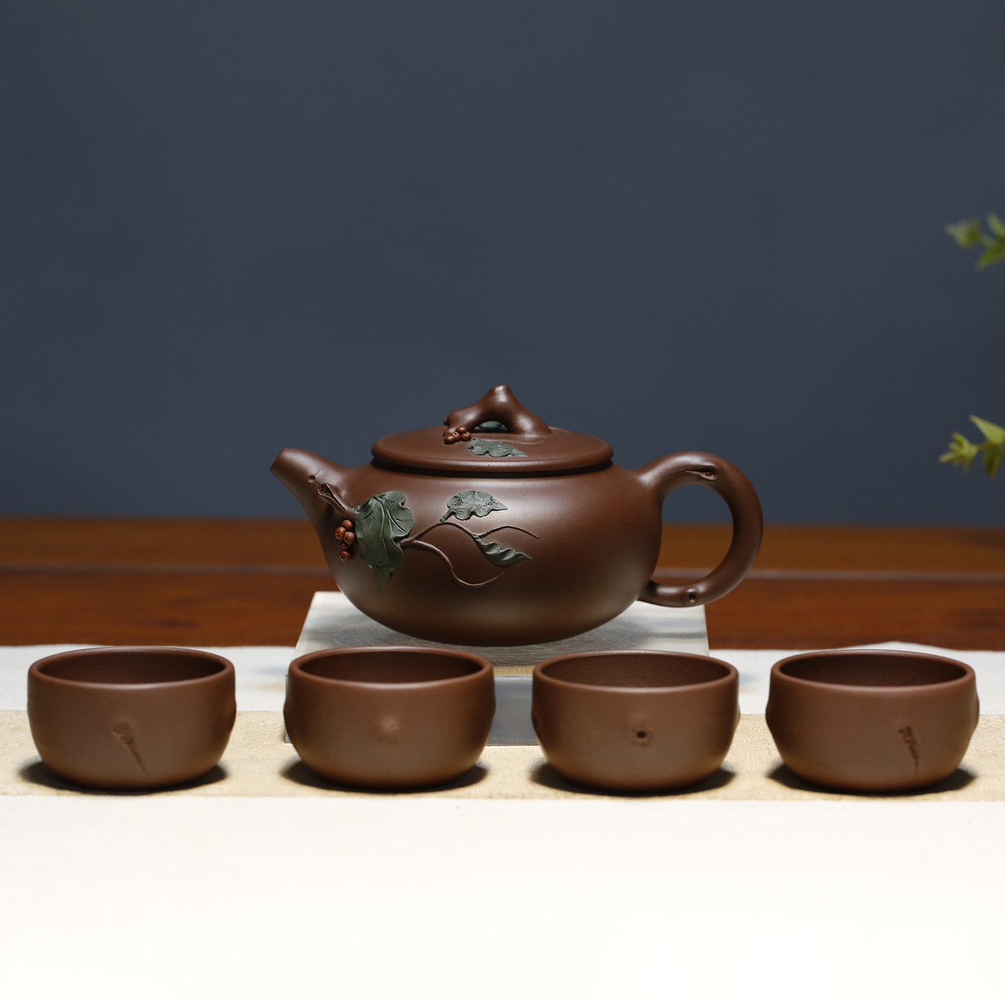 王夕(锡)珍手工套壶 葡萄枝叶贴绘 正品宜兴紫砂壶 功夫套具 送礼