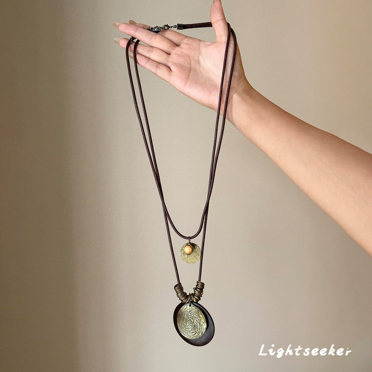 波西米亚风禅意圆牌长款项链女高级感轻奢小众设计复古配饰毛衣链