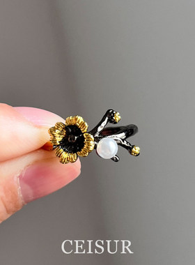 复古黑金色花朵仿珍珠戒指高级感