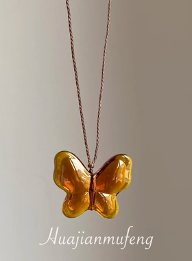 新中式琥珀焦糖色蝴蝶吊坠项链女