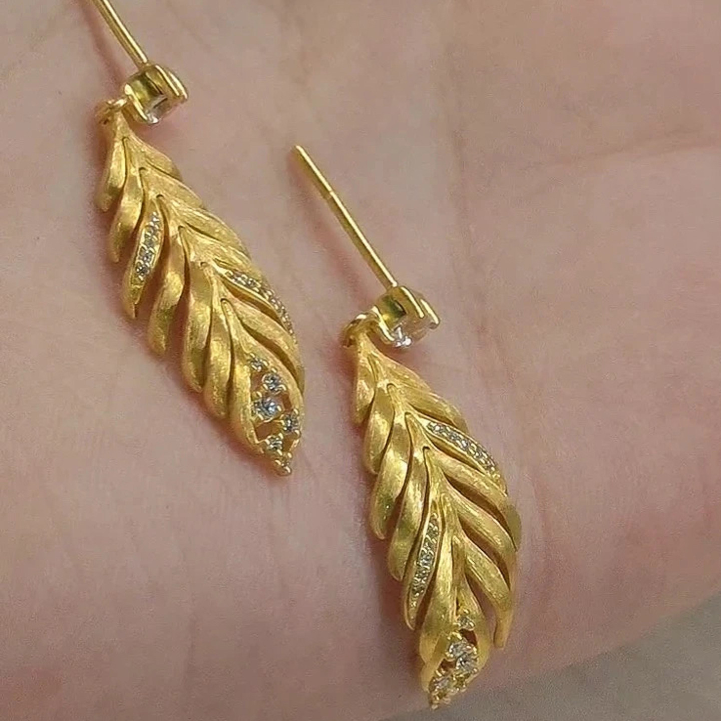 爆闪新中式金色拉丝羽毛翅膀耳钉轻奢独特好看高级感耳饰小众耳环,饰品/流行首饰/时尚饰品新,耳钉,淘宝优惠券,粉丝福利购,淘宝优惠卷