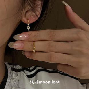 S925纯银爆闪菱形耳钉女2025新款 复古轻奢小众高级感耳环百搭耳饰