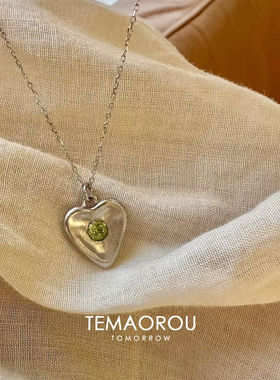 清冷感橄榄绿钻爱心吊坠项链小众
