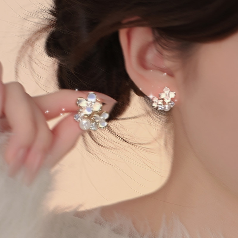s925纯银白色花朵锆石耳环2025新款爆款高级感无耳洞蚊香盘耳夹女,饰品/流行首饰/时尚饰品新,耳环,淘宝优惠券,粉丝福利购,淘宝优惠卷
