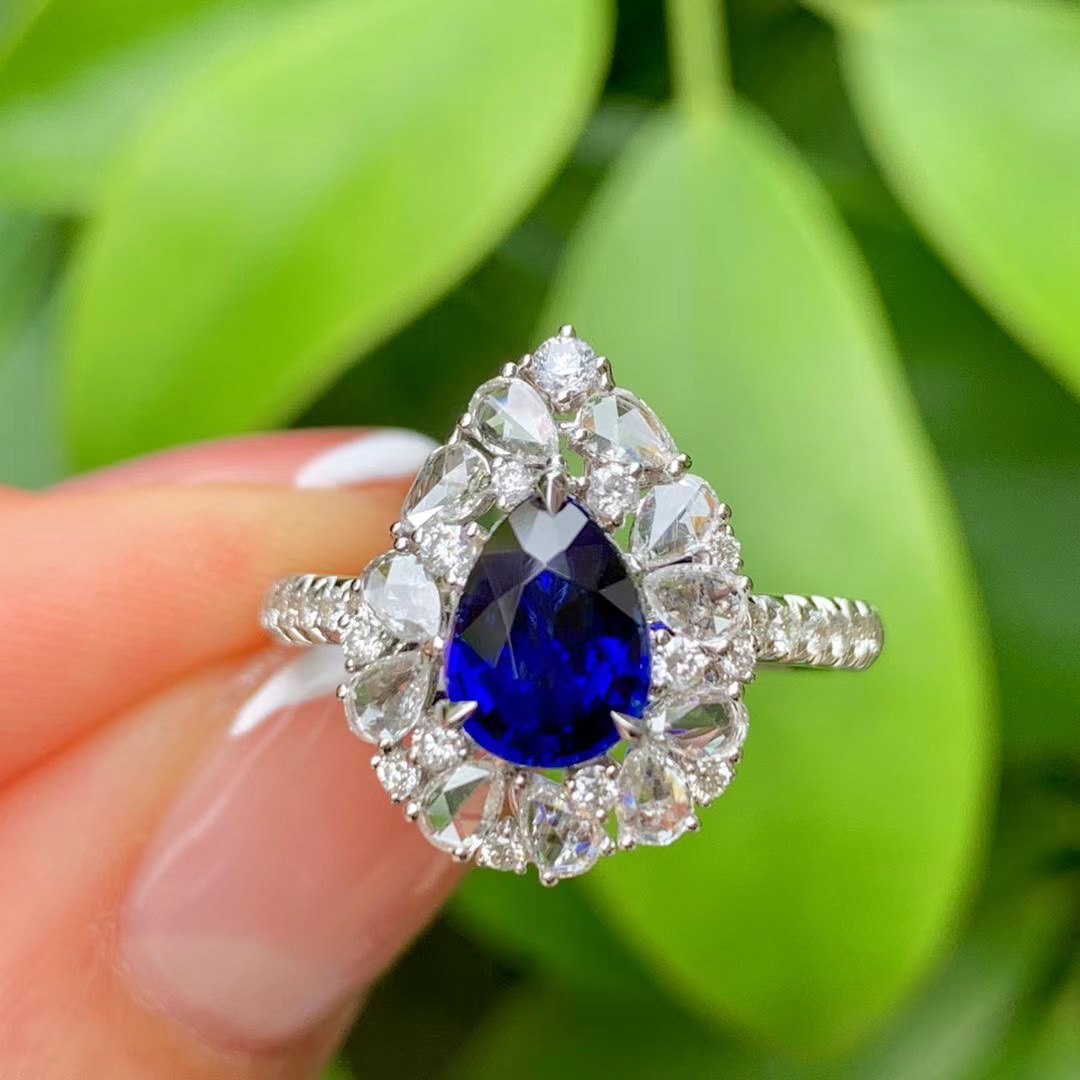 48ct吉尔德无烧水滴形皇家蓝蓝宝石戒指