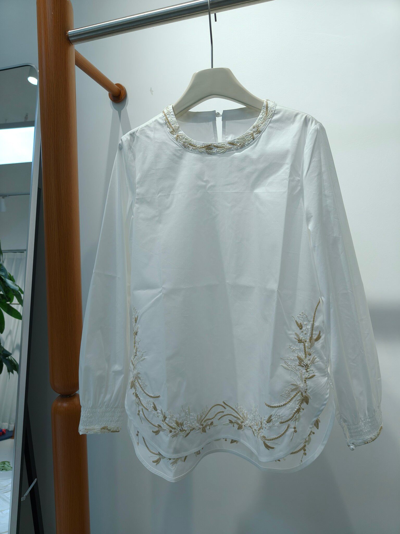 欧货定制面料重工钉珠绣花宽松显瘦减龄百搭衬衫上衣