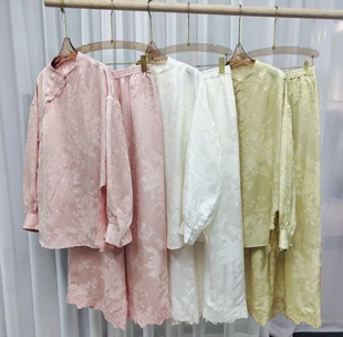 欧货人丝提花面料小立领斜襟两侧边点位花边开叉衬衫+阔腿裤套装