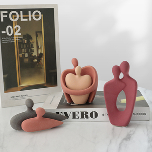 抽象艺术磨砂情侣人物家居装饰摆件莫兰迪色陶瓷材质情侣人物摆设