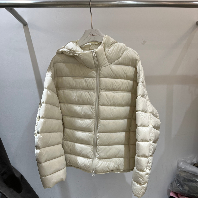 欧洲站2025羽绒服女短款连帽保暖外套轻羽绒服米色70012