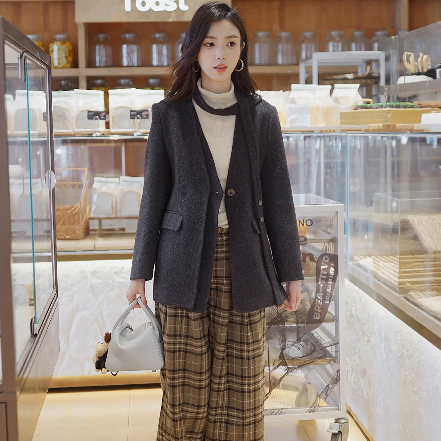 高级感V领双面羊绒大衣女中长款