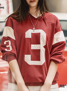 马登美式复古棒球V领无帽字母撞红色拼接套头长袖休闲卫衣女士春