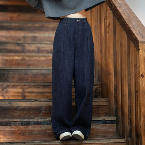 马登女装原色牛仔休闲直筒长裤