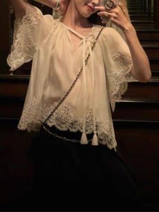 渡假风 白色蕾丝拼接上衣短袖亚麻衬衫26新款法式女气质小衫