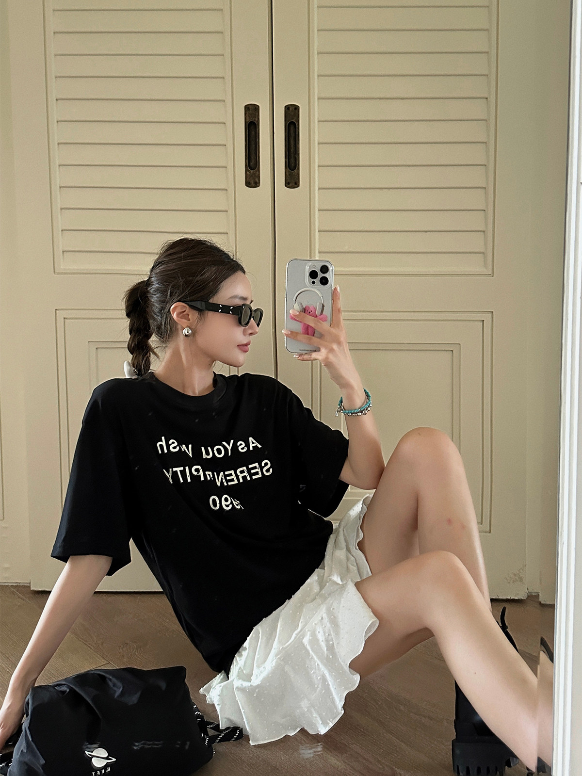 왼쪽 여성 패션 투피스 세트 2024 여름 신작 프렌치 셔츠 탑 + 푹신한 반바지와 치마바지 세트