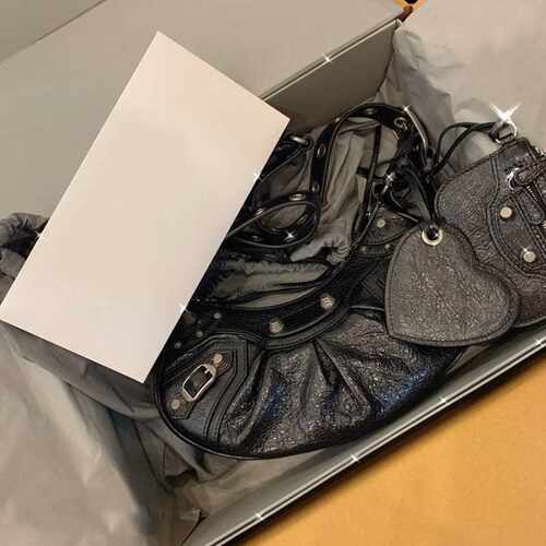 24新款mini机车包腋下包铆钉流苏三合一月牙褶皱牛皮单肩斜挎女包