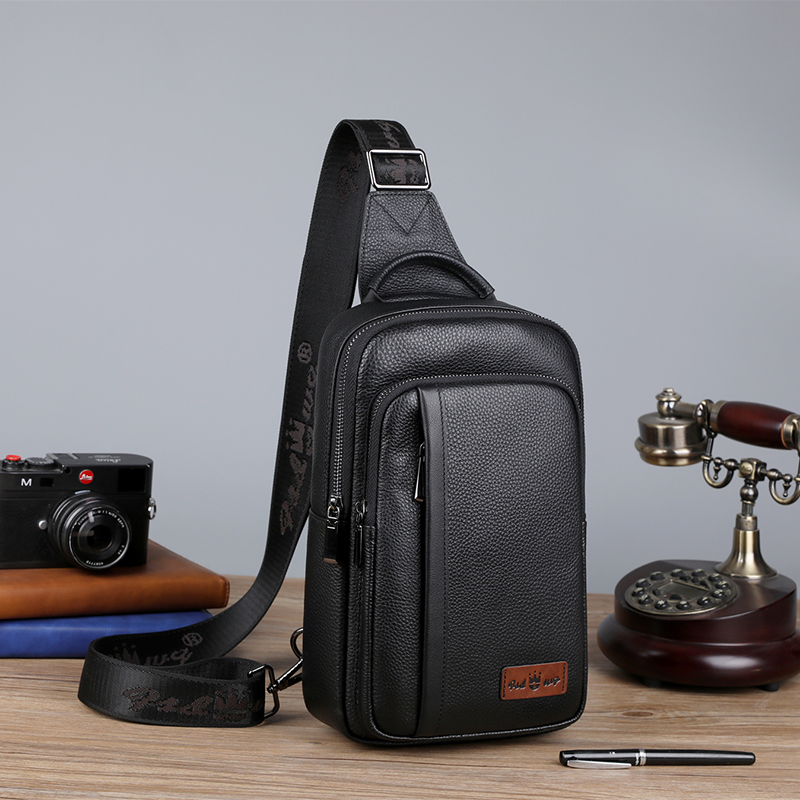 珍皮士真皮胸包男士包包斜挎包牛皮男包单肩包休闲潮牌旅行小背包