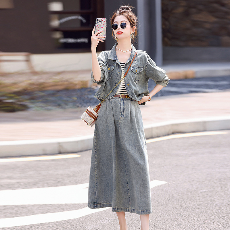 2025秋季新款气质时尚复古遮肉显瘦牛仔两件套裙潮流百搭简约干练