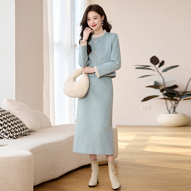 新中式风羽绒服套装女2025冬季新款花边拼接名媛气质半身裙两件套