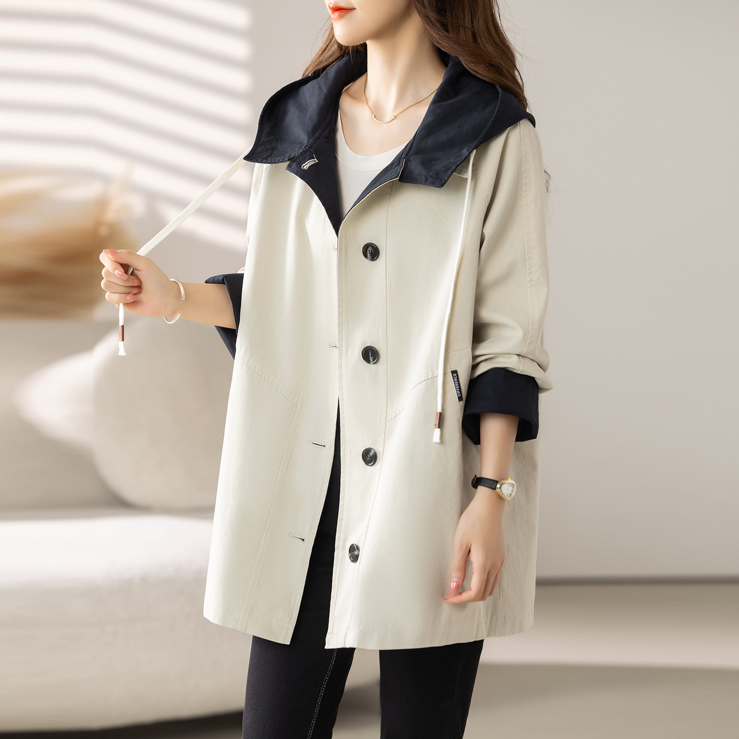 2025秋季新款女连帽设计感撞色拼接中长款风衣女休闲外套MZ68879