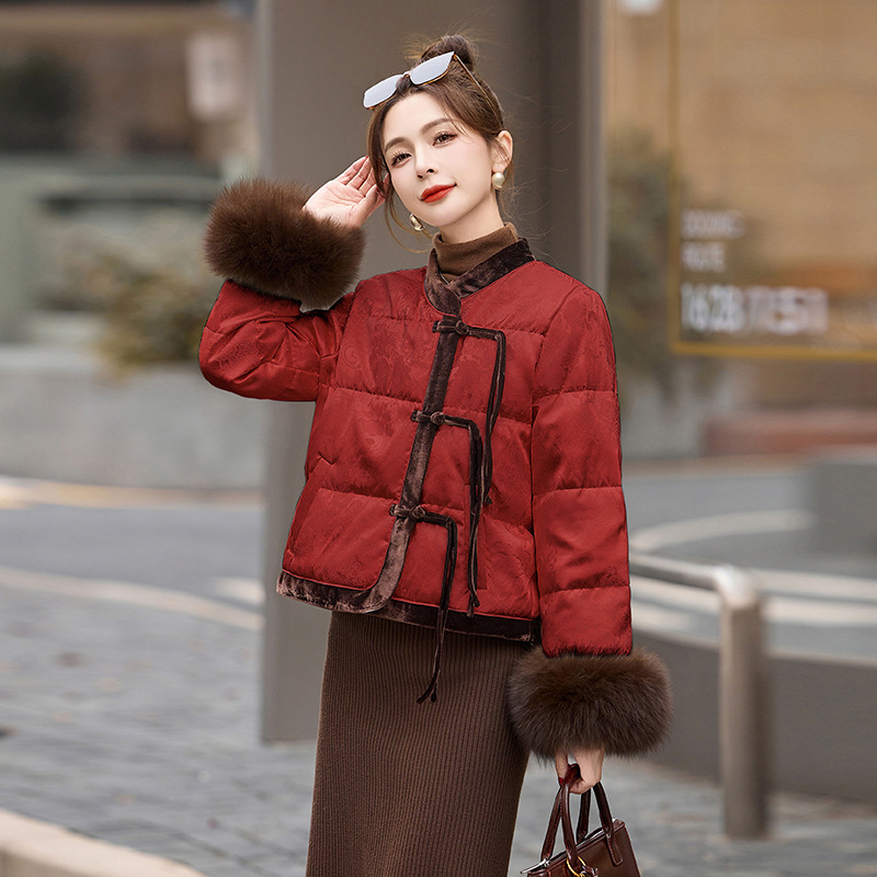 现货女式羽绒服2024冬季新款圆领时尚毛毛羽绒内胆短外套HE99838