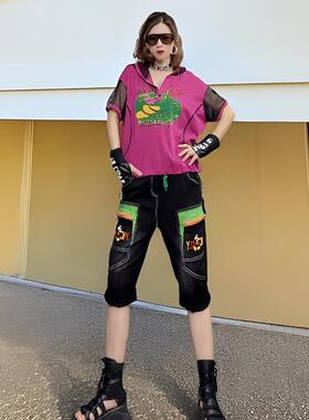 欧货潮牌玫红色2026夏季短袖连帽上衣薄款透气松紧腰五分裤两件套