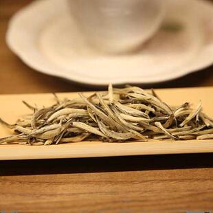 复旦大学李辉教授监制 茶道经严选 梵金太阴白茶肺经2016雪梨银针