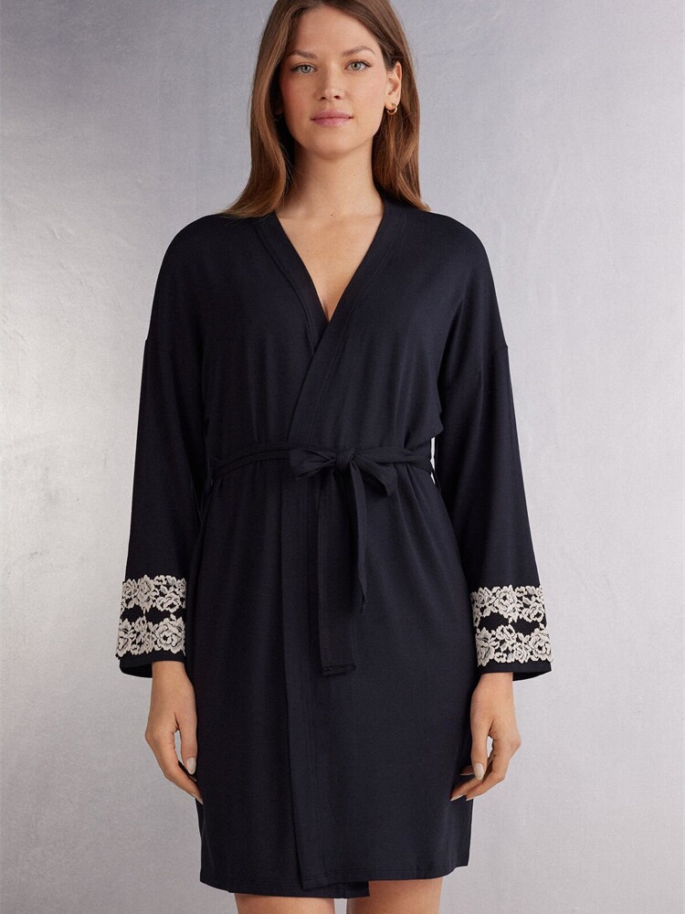 INTIMISSIMI WOMENS FASHION ELEGANCE AND COMFORT FLORAL LACE TRIMMED LONG DRESSING GOWN PV1294M