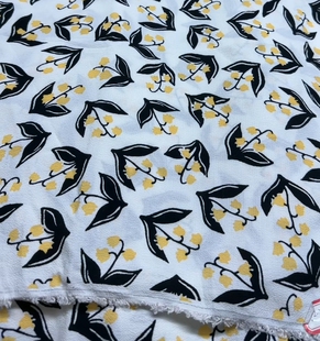 印花人丝面料 2.2米白底数码