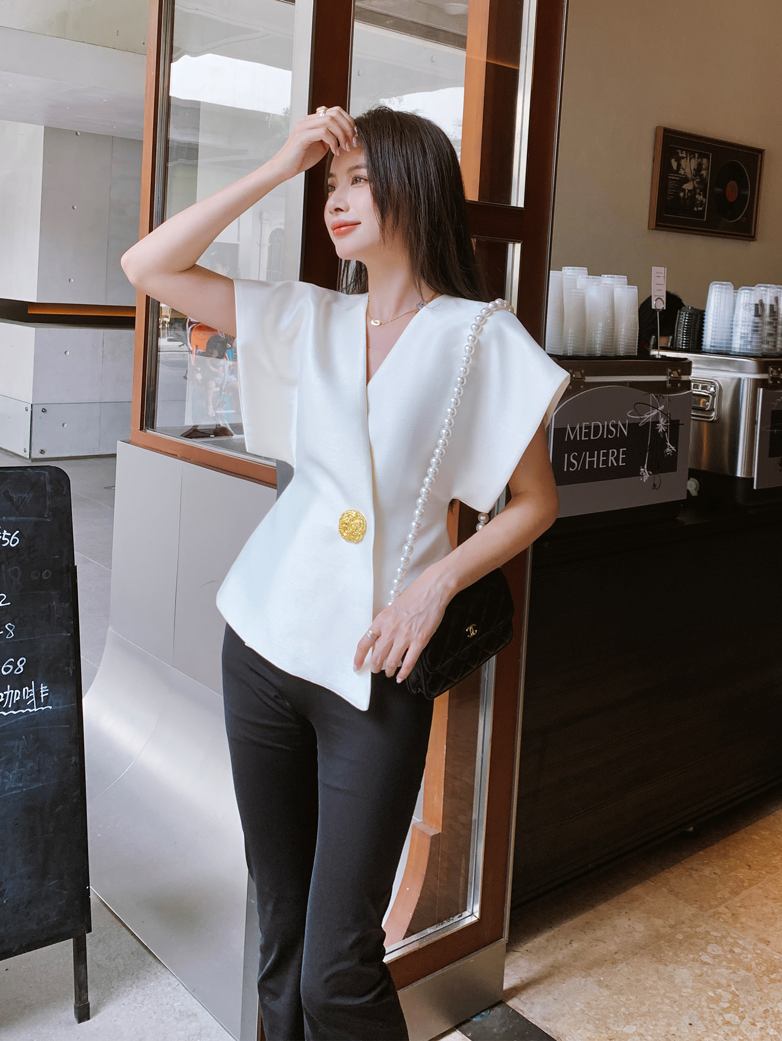 设计感酷飒时髦气质白色马甲上衣