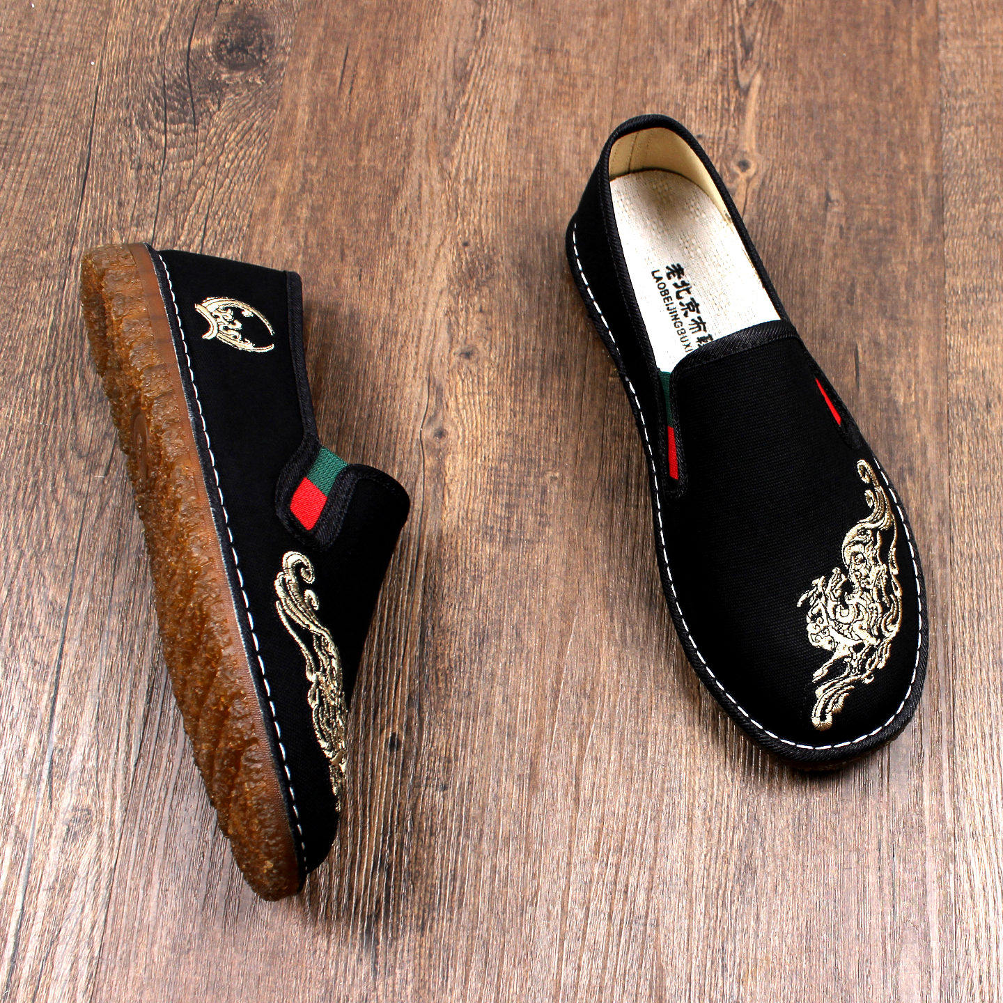 2026新款夏季老北京布鞋男防滑牛筋底透气刺绣轻便软底休闲一脚蹬