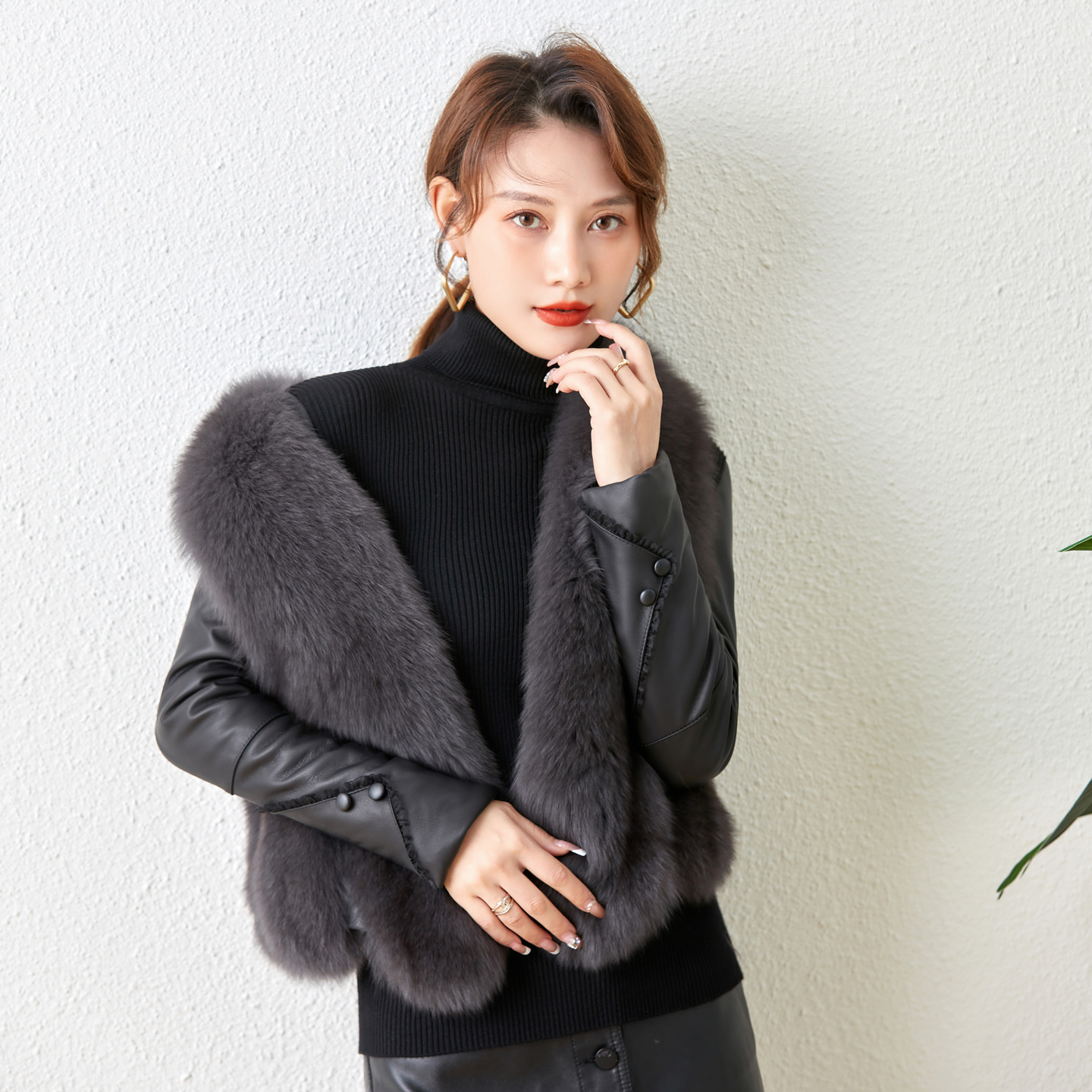 90白鸭绒真绵羊皮袖打底衫配皮草