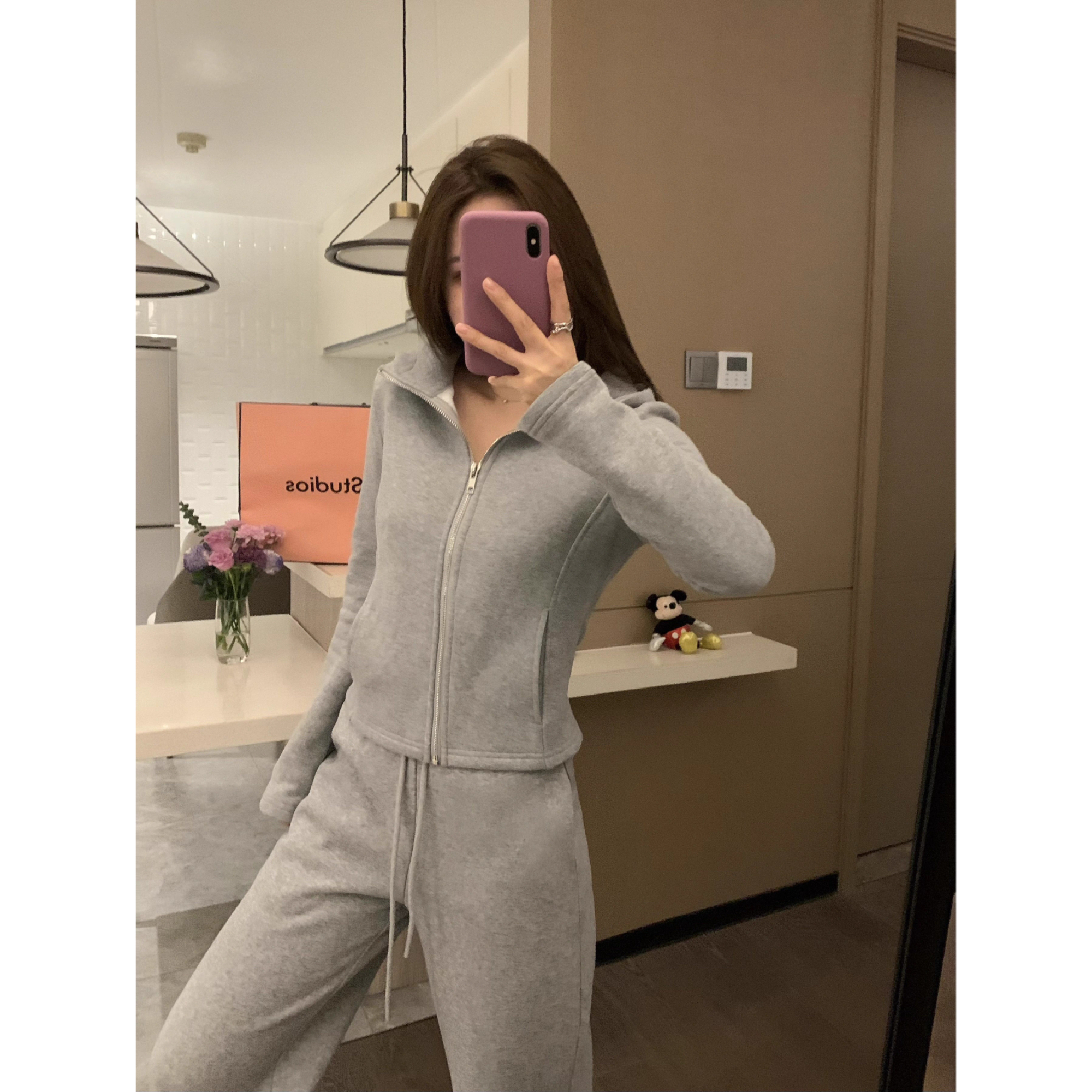 显瘦lu连帽正肩掐腰灰色连帽卫衣