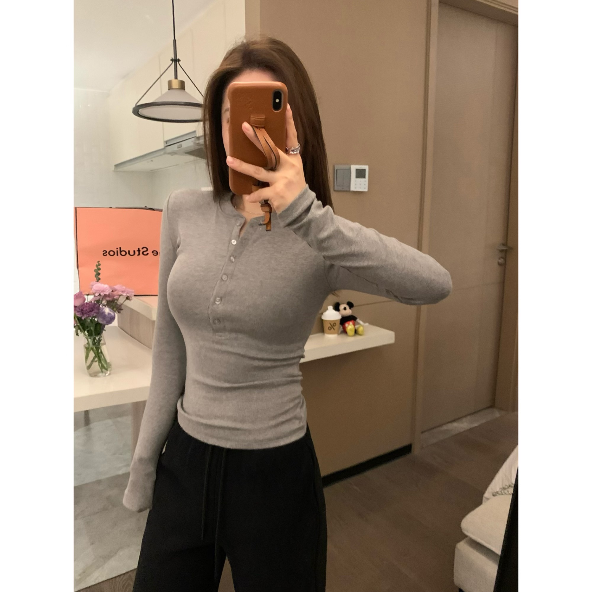 百搭纽扣德绒显瘦质感小圆领打底