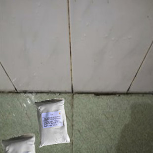 厕所地砖缝隙脱落修补胶卫生间瓷砖黑缝黄缝专用填缝剂美缝胶防水