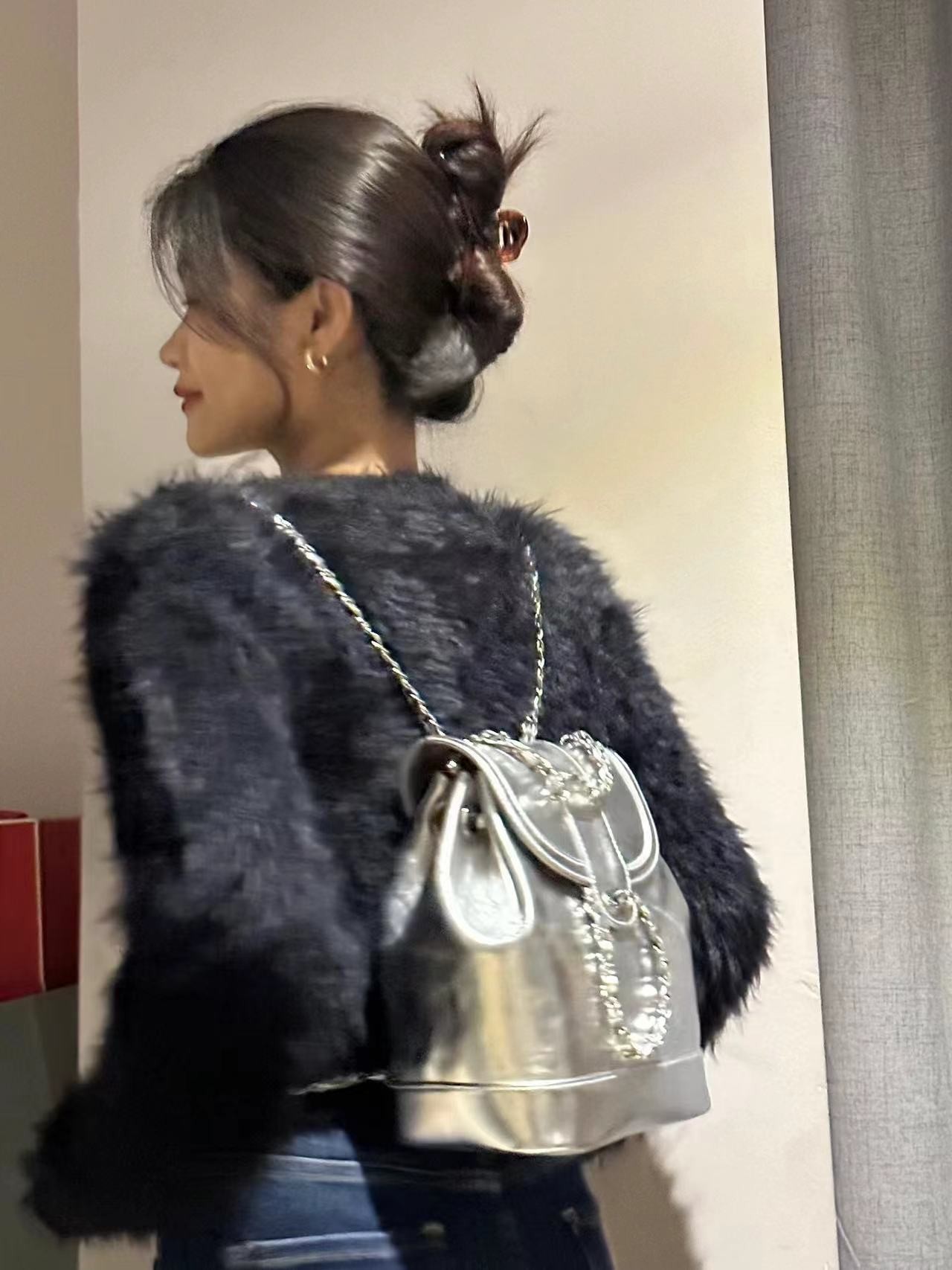 小香风链条双肩包女2023新款ins超火小背包学生流行油蜡皮单肩包