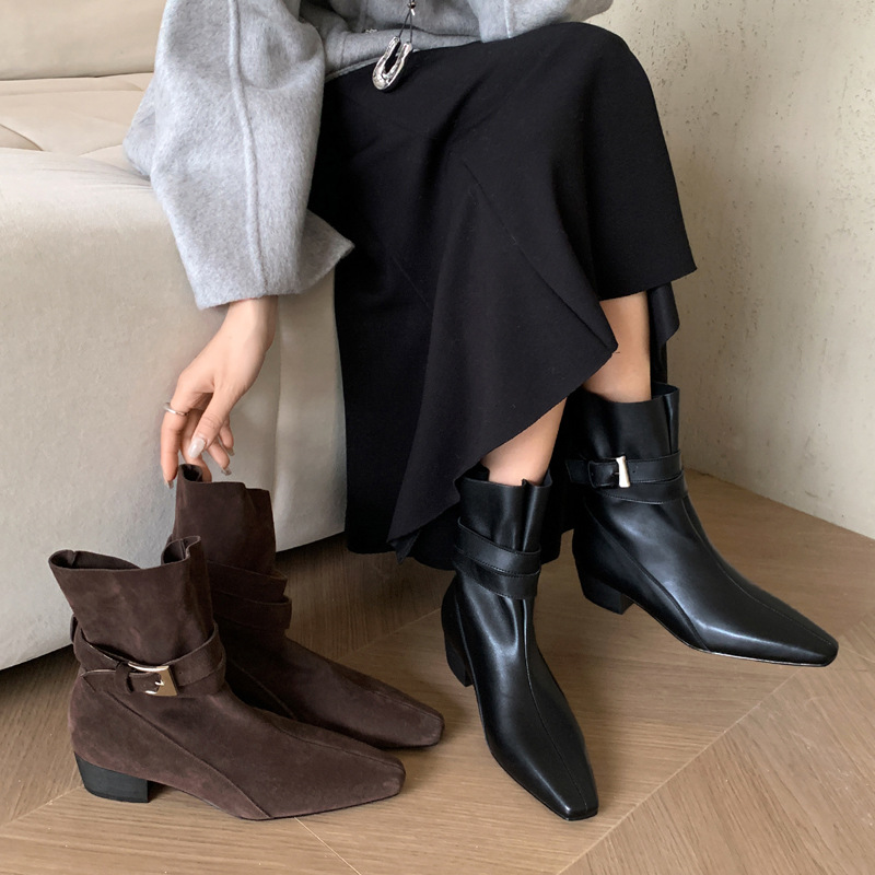 法式高级感小方头皮带扣牛皮切尔西靴2025冬粗中跟真皮通勤短靴女