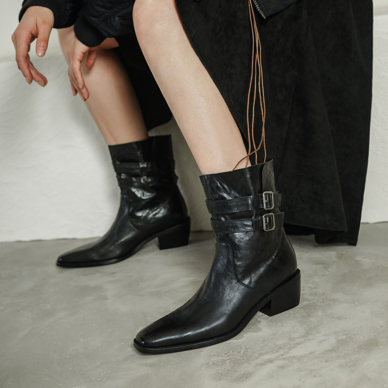 欧洲站设计感水洗头层牛皮切尔西靴2025冬粗中跟皮带扣真皮短靴女