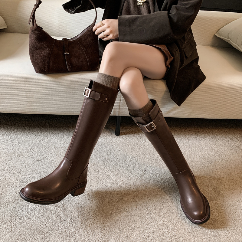 全牛皮韩版洋气皮带扣骑士靴2025冬粗中跟圆头咖色真皮高筒长靴女