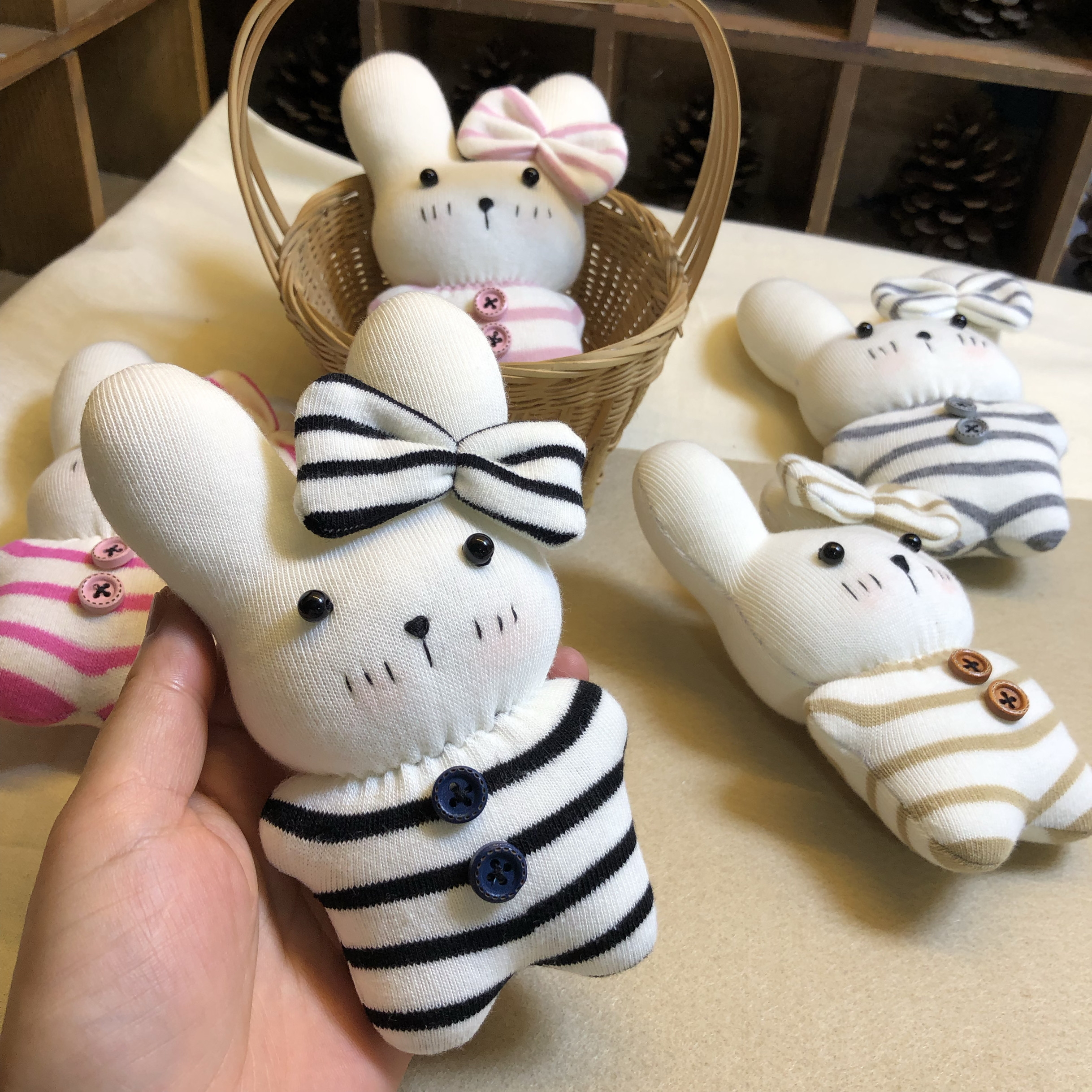 手工制作布艺作品袜子娃娃成品兔子玩偶礼物手工材料包 小号娃娃